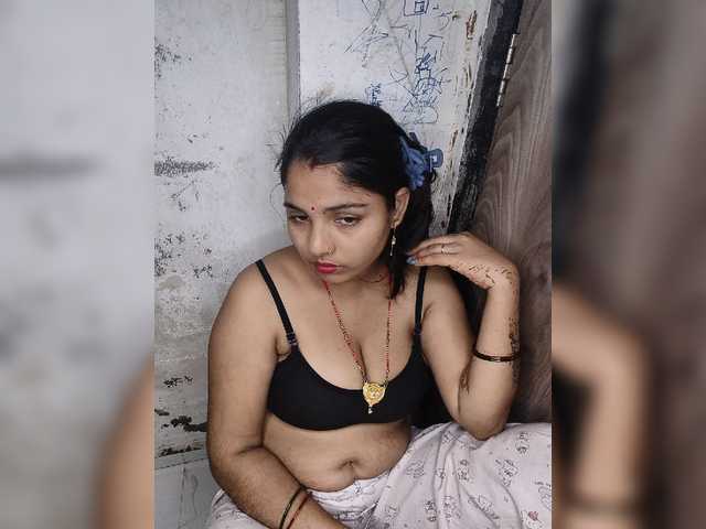 Tunnidelhi live cam on BongaCams
