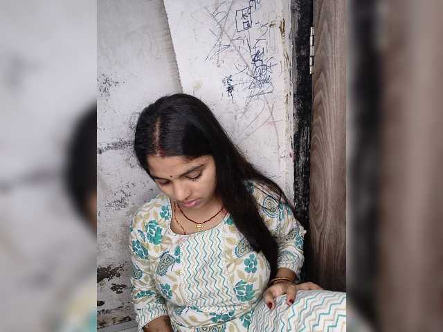 Tunnidelhi live cam on BongaCams