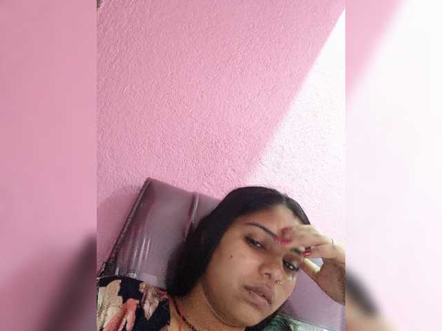 Tunnidelhi live cam on BongaCams