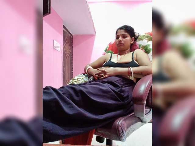 Tunnidelhi live cam on BongaCams