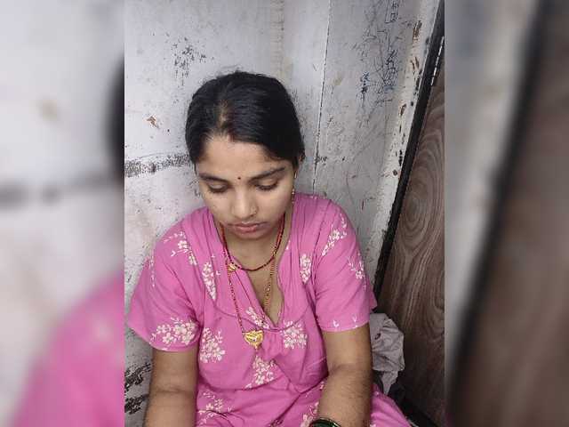 Tunnidelhi live webcam show