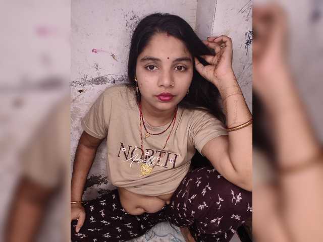 Tunnidelhi live cam on BongaCams