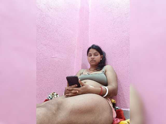 Tunnidelhi live cam on BongaCams