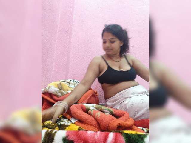 Tunnidelhi live cam on BongaCams