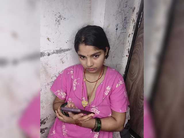 Tunnidelhi live webcam show