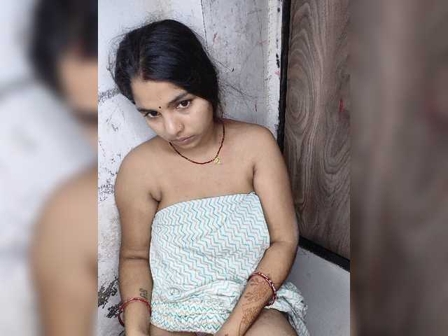 Tunnidelhi live cam on BongaCams