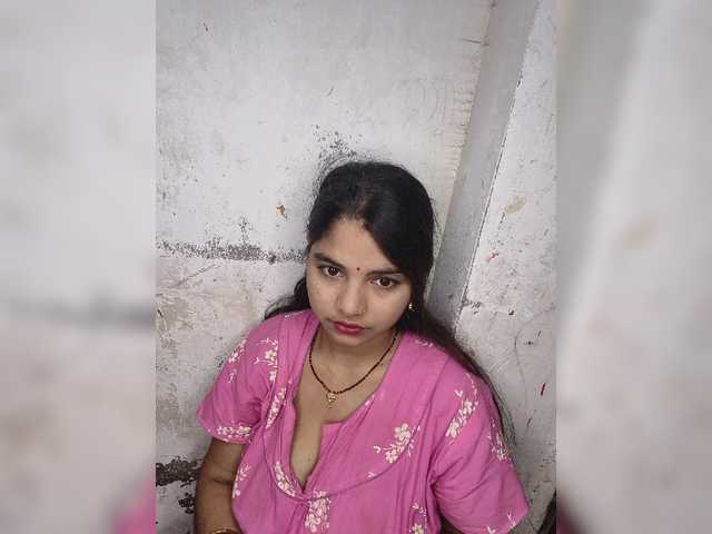 Tunnidelhi live cam on BongaCams