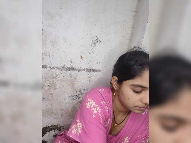 Tunnidelhi live cam on BongaCams