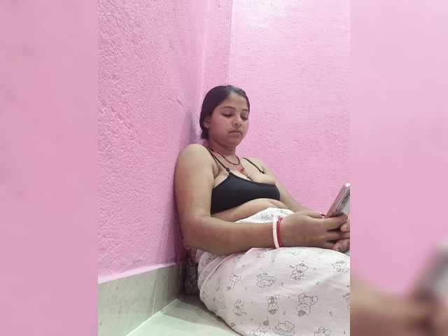 Tunnidelhi live cam on BongaCams