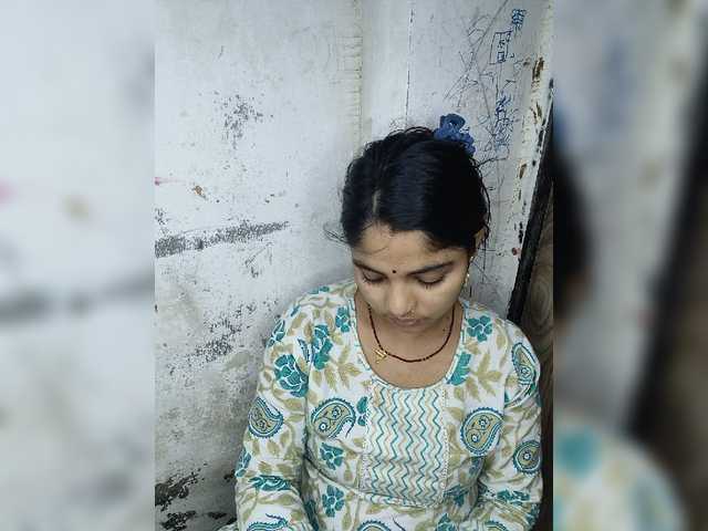 Tunnidelhi live cam on BongaCams