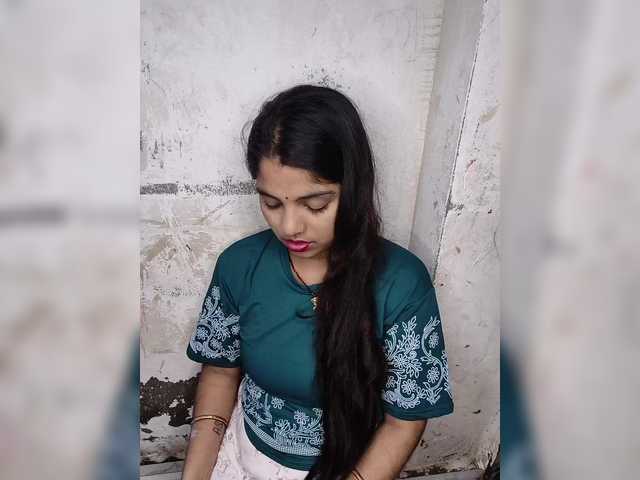 Tunnidelhi live cam on BongaCams
