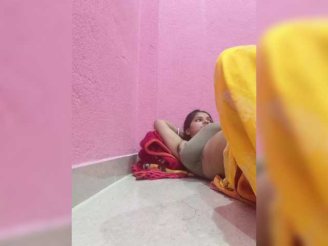 Tunnidelhi live cam on BongaCams