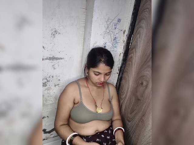 Tunnidelhi live cam on BongaCams