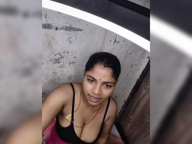 Tunnidelhi live cam on BongaCams