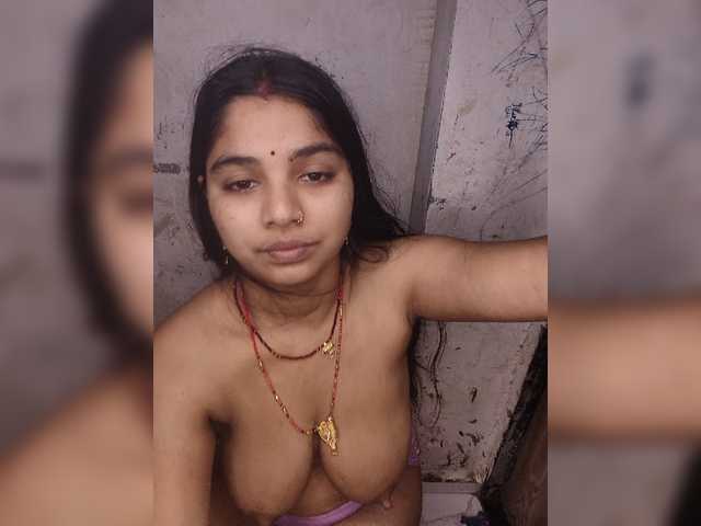 Tunnidelhi live webcam show