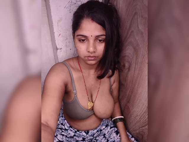 Tunnidelhi live cam on BongaCams