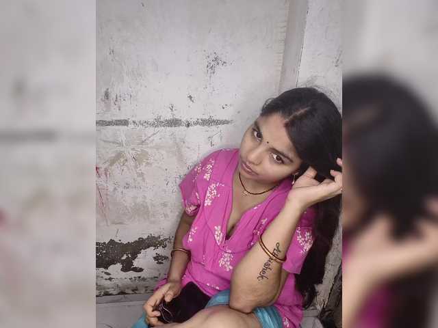 Tunnidelhi live cam on BongaCams