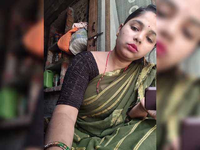 Tunnidelhi live cam on BongaCams