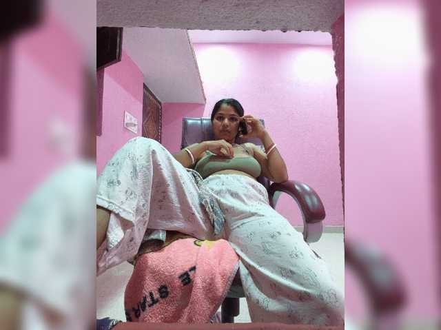 Tunnidelhi live cam on BongaCams
