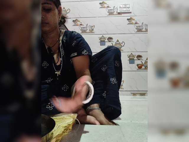 Tunnidelhi, en vivo ahora en BongaCams