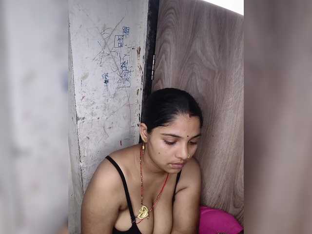 Tunnidelhi live cam on BongaCams