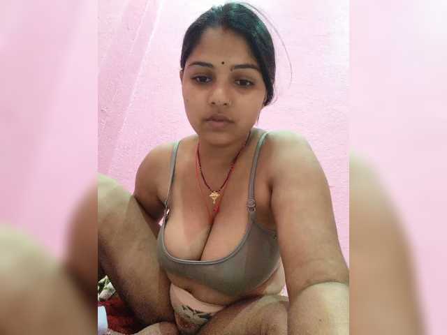 Tunnidelhi live cam on BongaCams