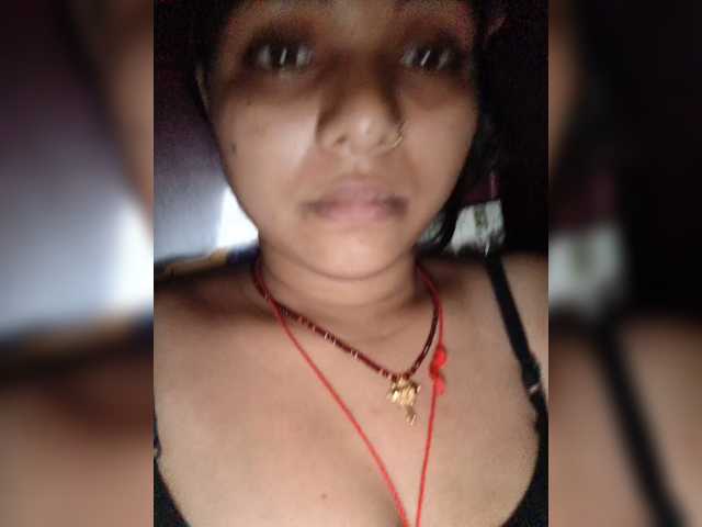 Tunnidelhi live cam on BongaCams