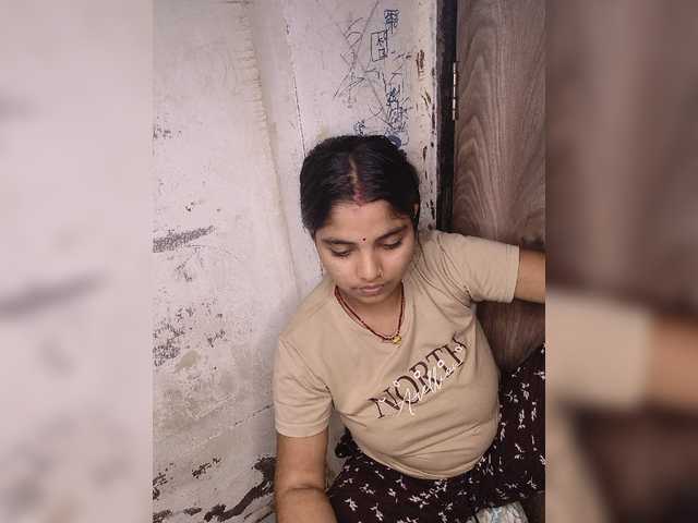 Tunnidelhi live webcam show