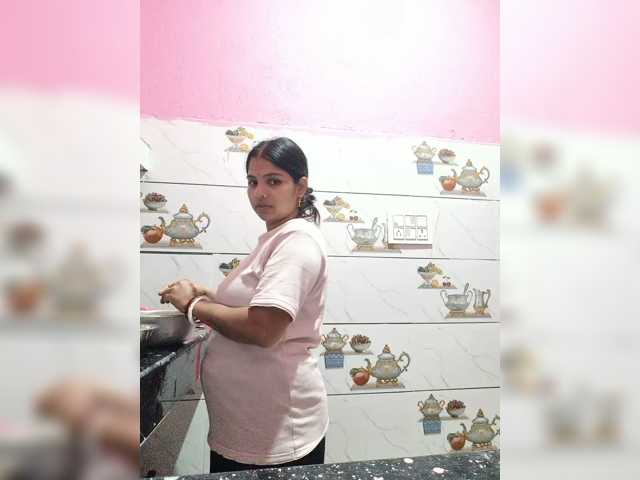 Tunnidelhi live cam on BongaCams