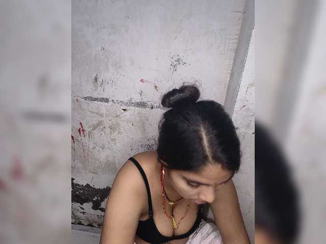 Tunnidelhi live cam on BongaCams