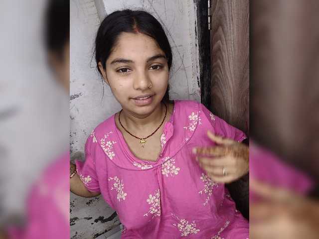 Tunnidelhi live cam on BongaCams