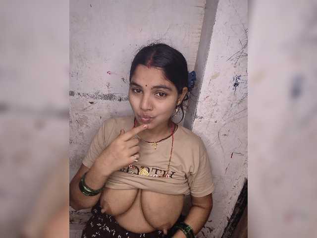 Tunnidelhi live webcam show