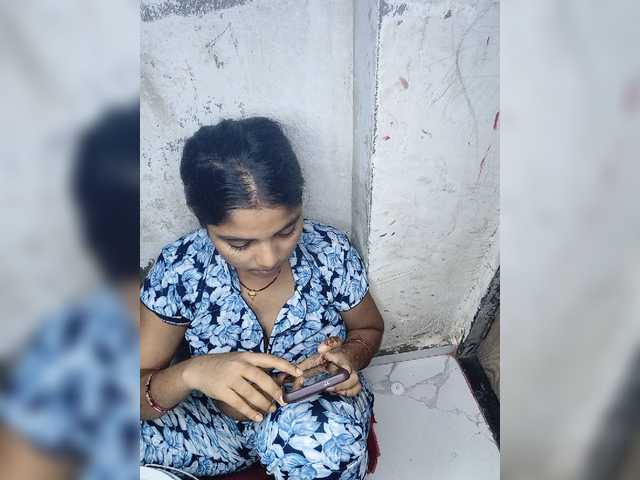 Tunnidelhi live cam on BongaCams