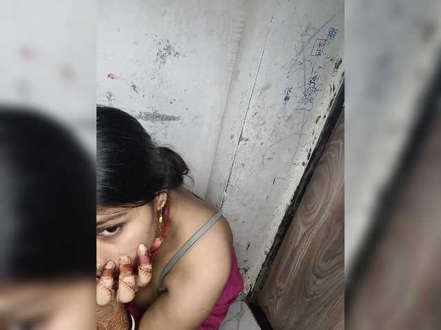 Tunnidelhi live cam on BongaCams