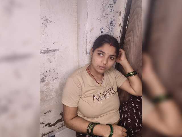 Tunnidelhi live webcam show