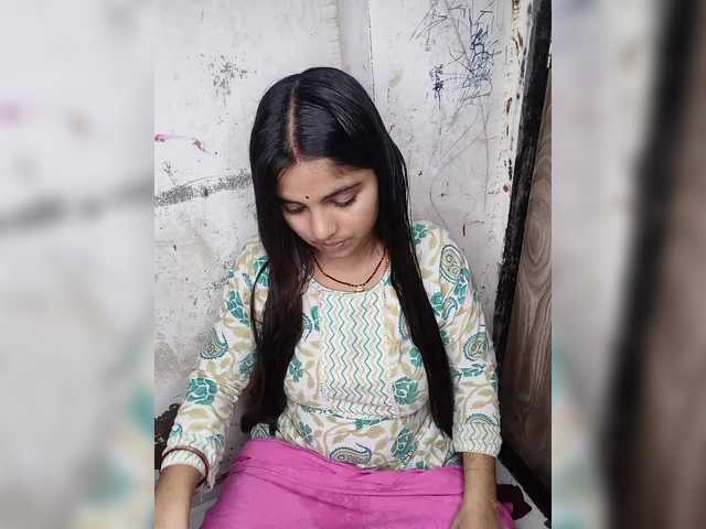 Tunnidelhi live cam on BongaCams