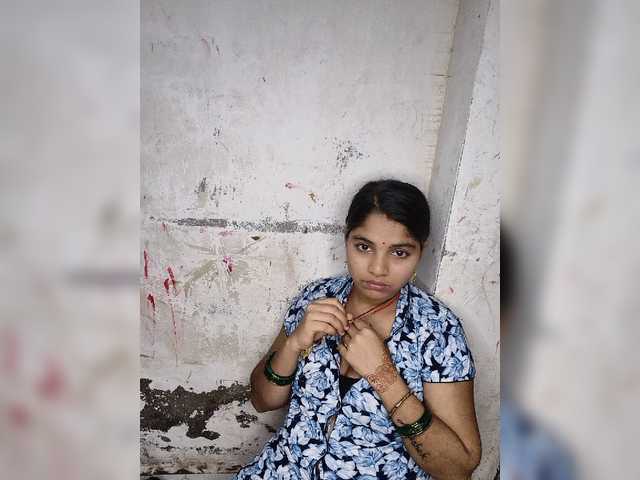 Tunnidelhi live cam on BongaCams