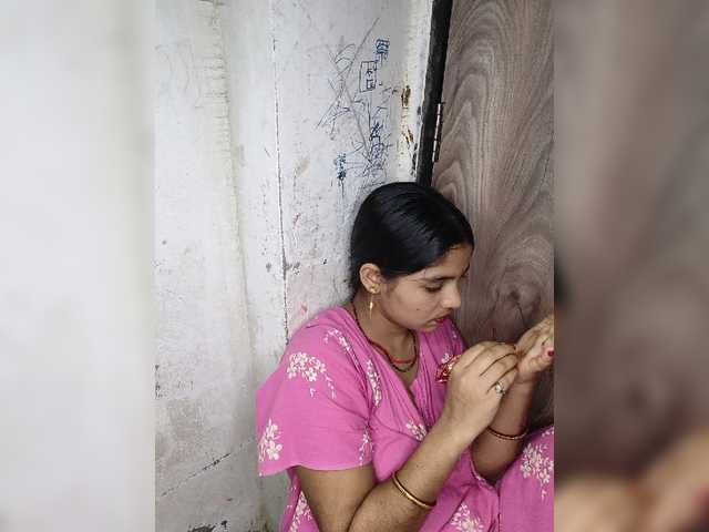 Tunnidelhi live webcam show