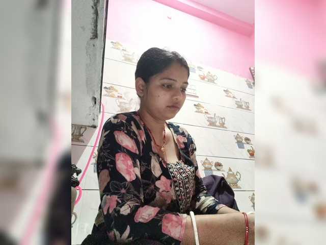 Tunnidelhi live cam on BongaCams