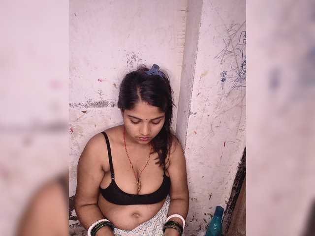 Tunnidelhi live cam on BongaCams