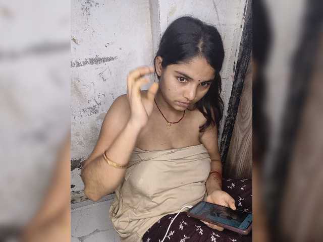 Tunnidelhi live cam on BongaCams