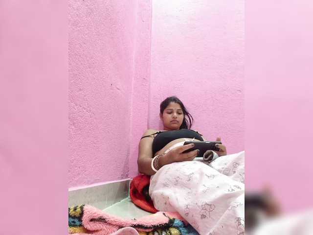 Tunnidelhi live cam on BongaCams