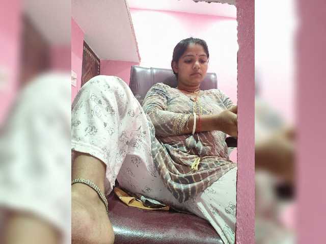 Tunnidelhi live cam on BongaCams