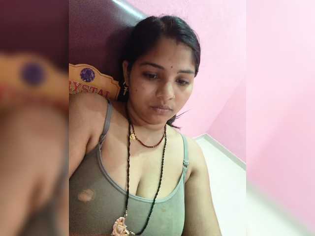 Tunnidelhi, en directo ahora en BongaCams