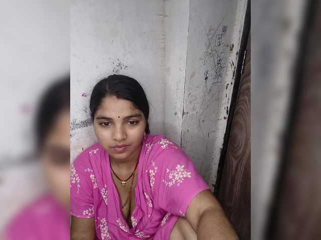 Tunnidelhi live webcam show