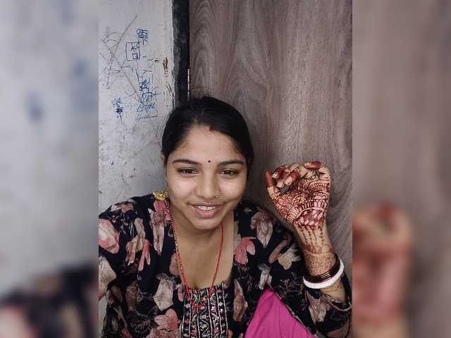 Tunnidelhi live cam on BongaCams