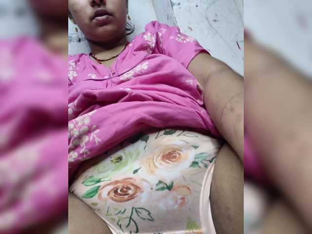 Tunnidelhi live cam on BongaCams