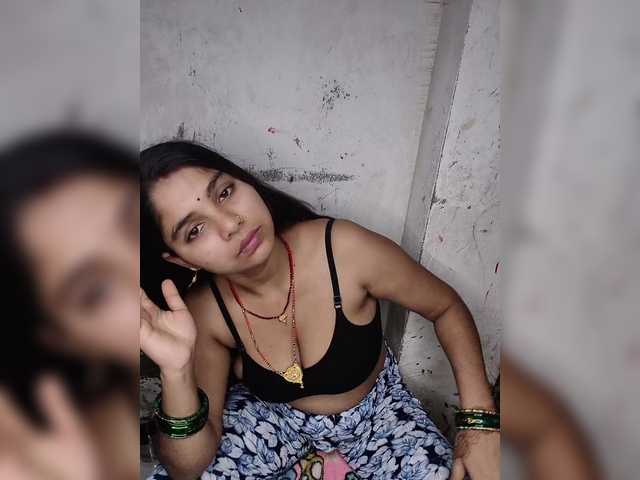 Tunnidelhi live webcam show