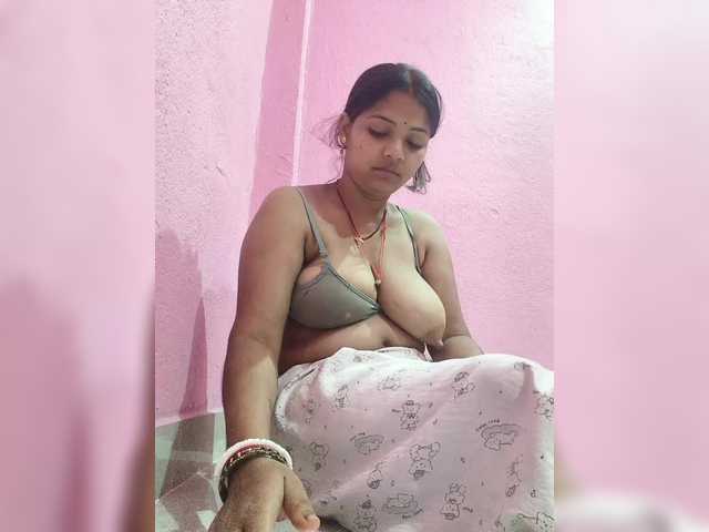 Tunnidelhi live cam on BongaCams