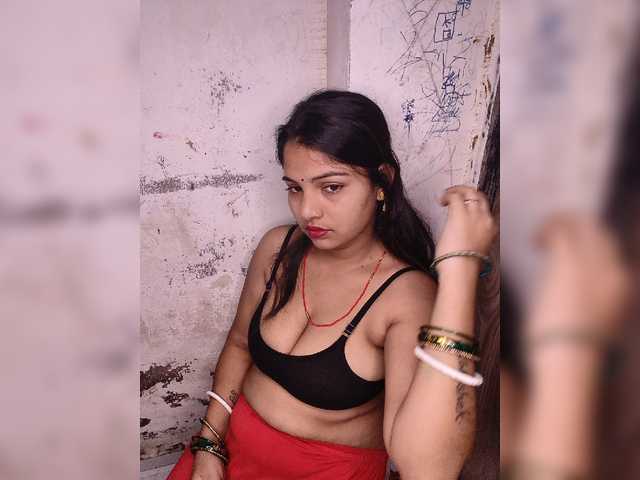 Tunnidelhi live cam on BongaCams